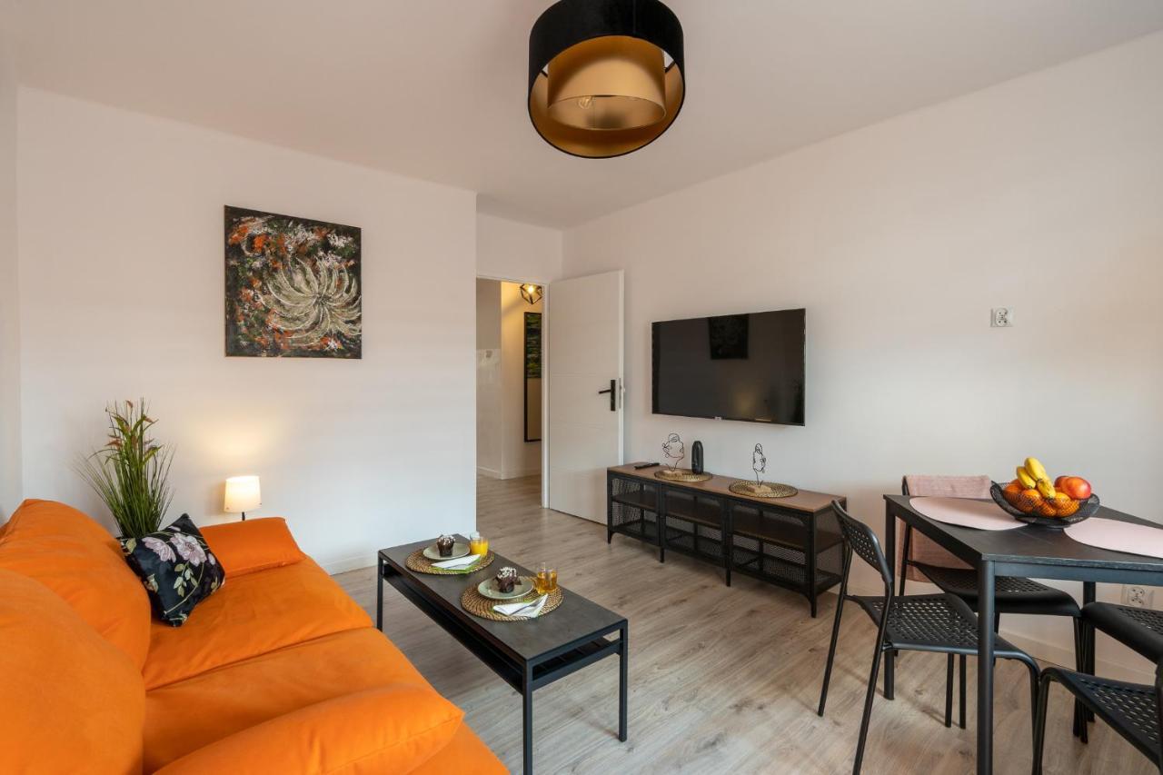 Apartment Staymoovers - Ladne Mieszkanie W Poblizu Energylandii - Parking Zator