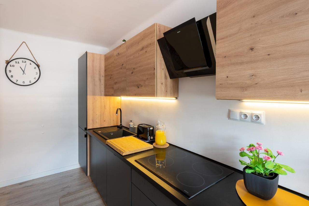 Staymoovers - Ladne Mieszkanie W Poblizu Energylandii - Parking *